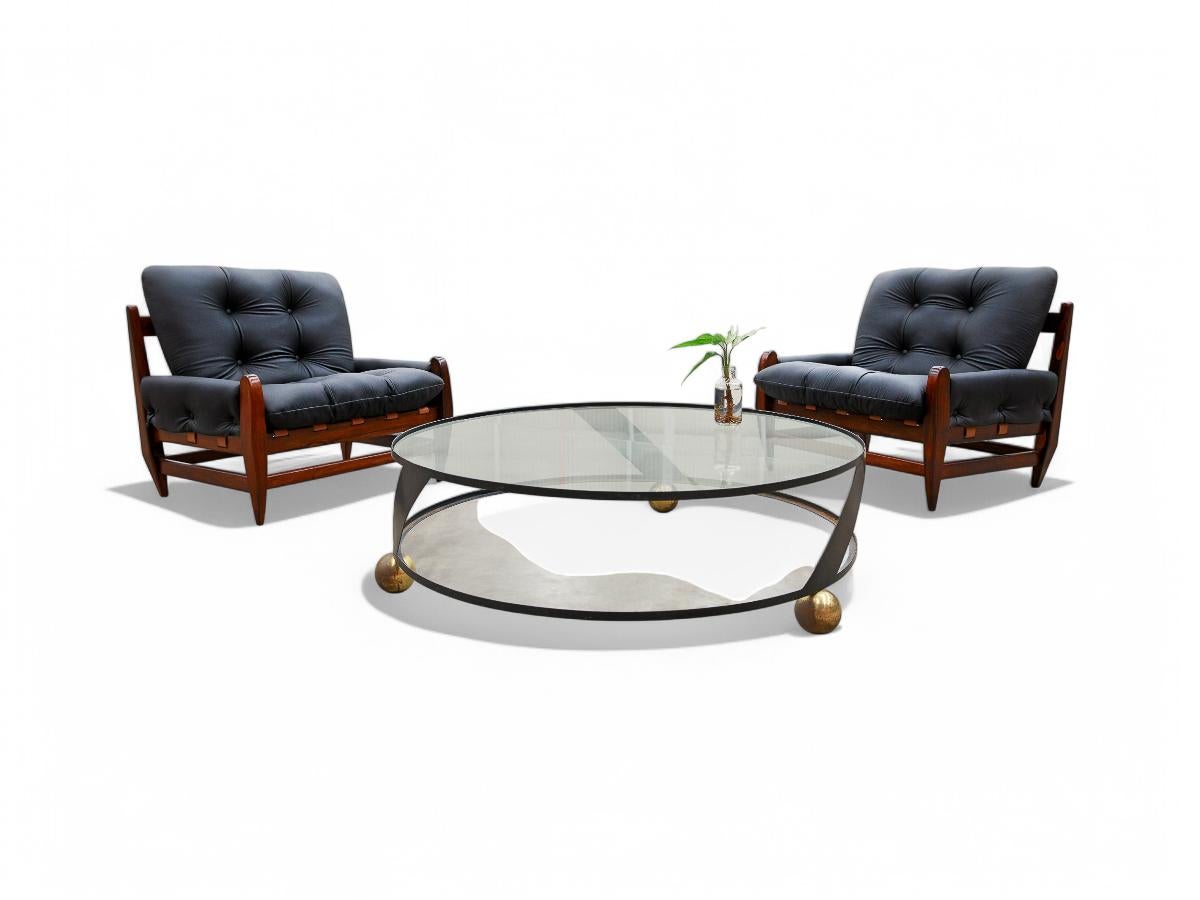 Table basse ronde moderne brésilienne en métal et verre, Unknown, c. 1960 en vente 3