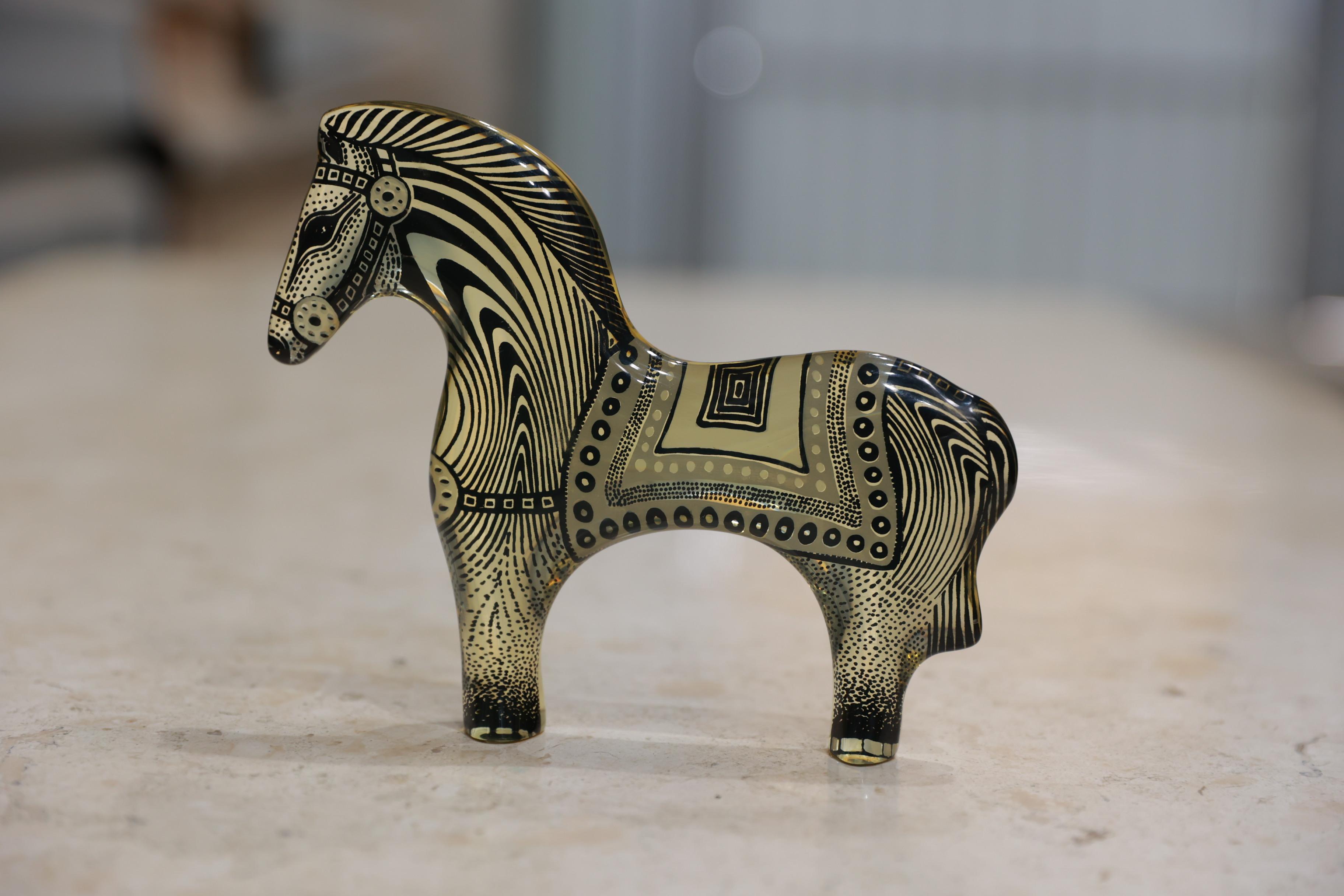 Hand-Crafted Brazilian Modern Sculpture of a Zebra in Resin, Abraham Palatinik, 1960s For Sale