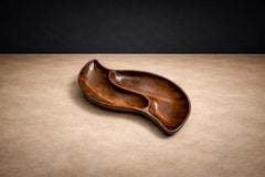 Plateau de service moderne brésilien avec forme de feuille en bois dur, inconnu, années 1960