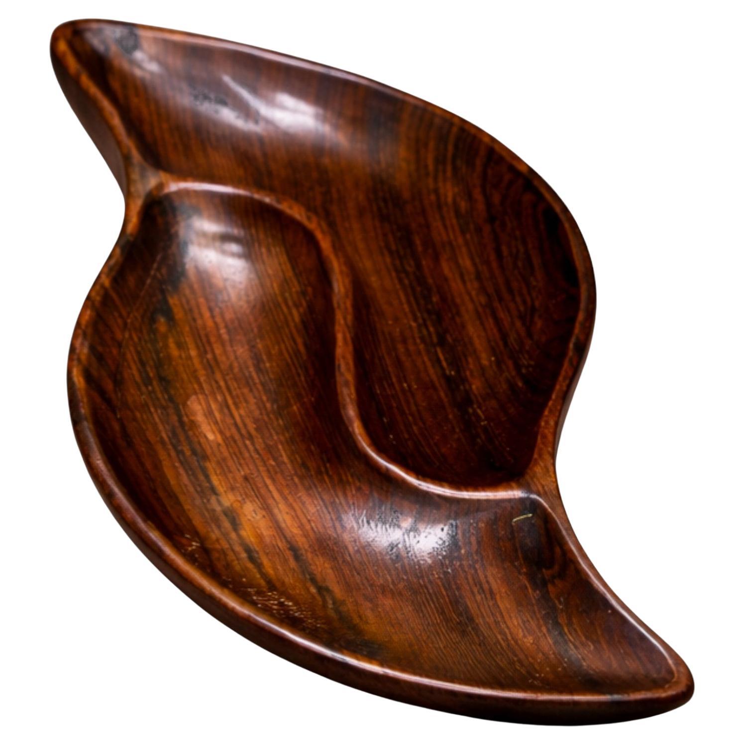 Brazilian Modern Serving Tray with Shape of Leaf in Hardwood, Unknown, 1960s