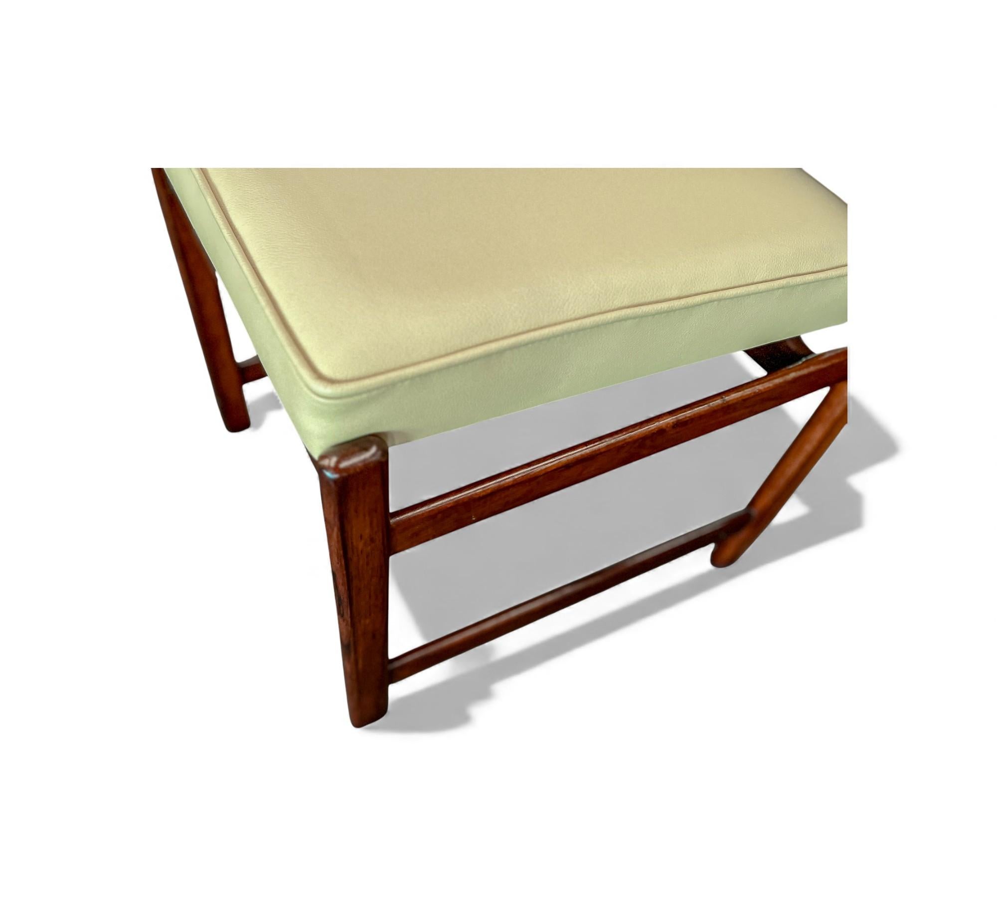 Modernes brasilianisches Set von 2 Stühlen aus Hartholz und Leder, Sergio Rodrigues, 1960er Jahre 5