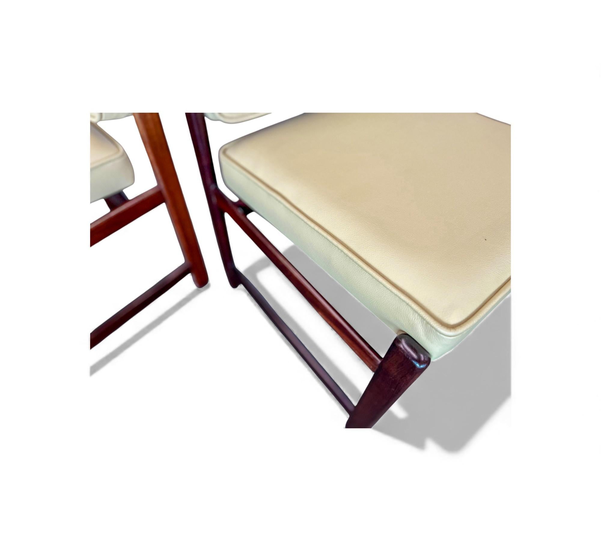 Modernes brasilianisches Set von 2 Stühlen aus Hartholz und Leder, Sergio Rodrigues, 1960er Jahre 2