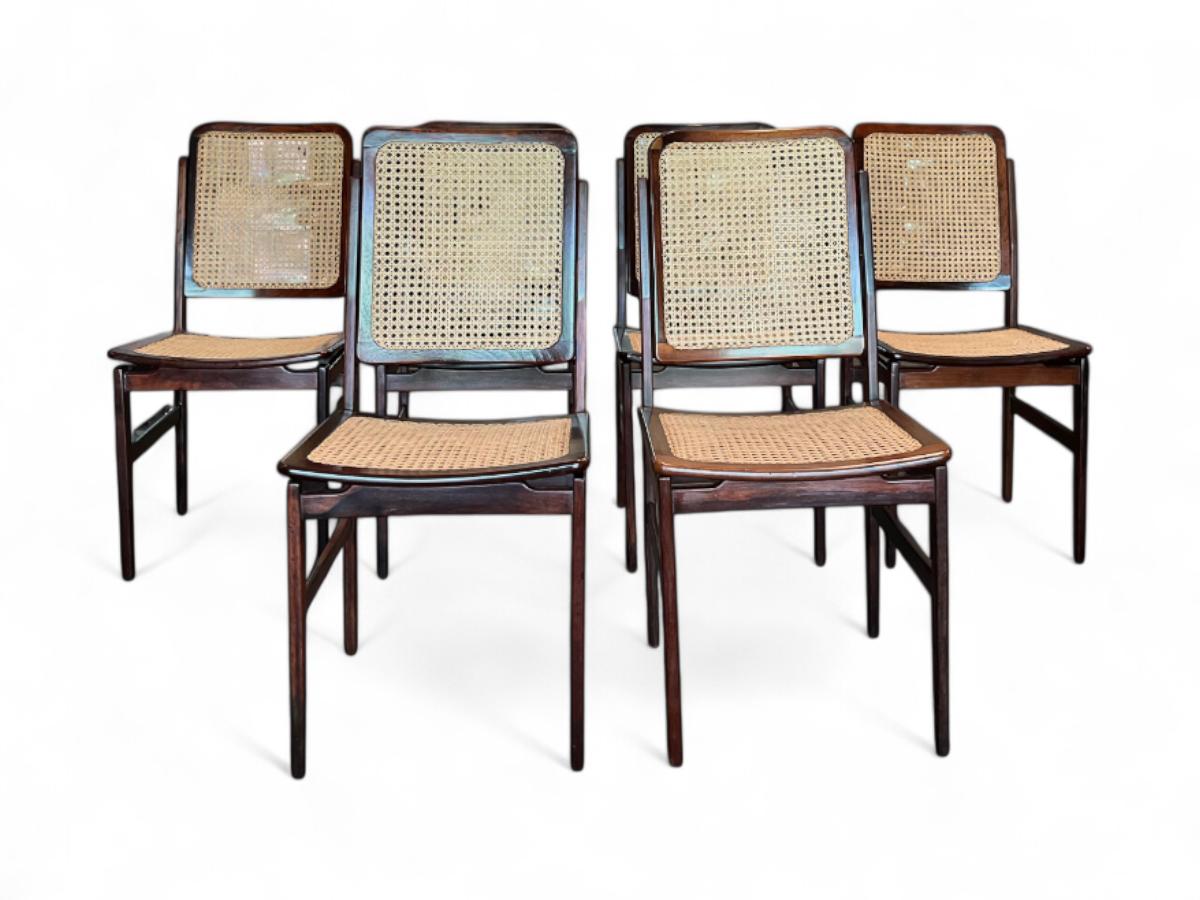 Brésilien Ensemble Modernity brésilien de 6 chaises en bois dur et en canne, Unknown, c.1960s en vente