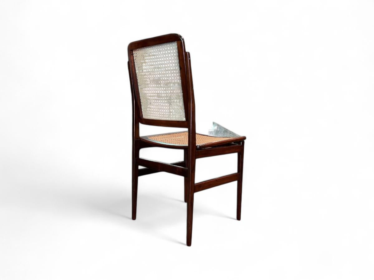Ensemble Modernity brésilien de 6 chaises en bois dur et en canne, Unknown, c.1960s Bon état - En vente à New York, NY
