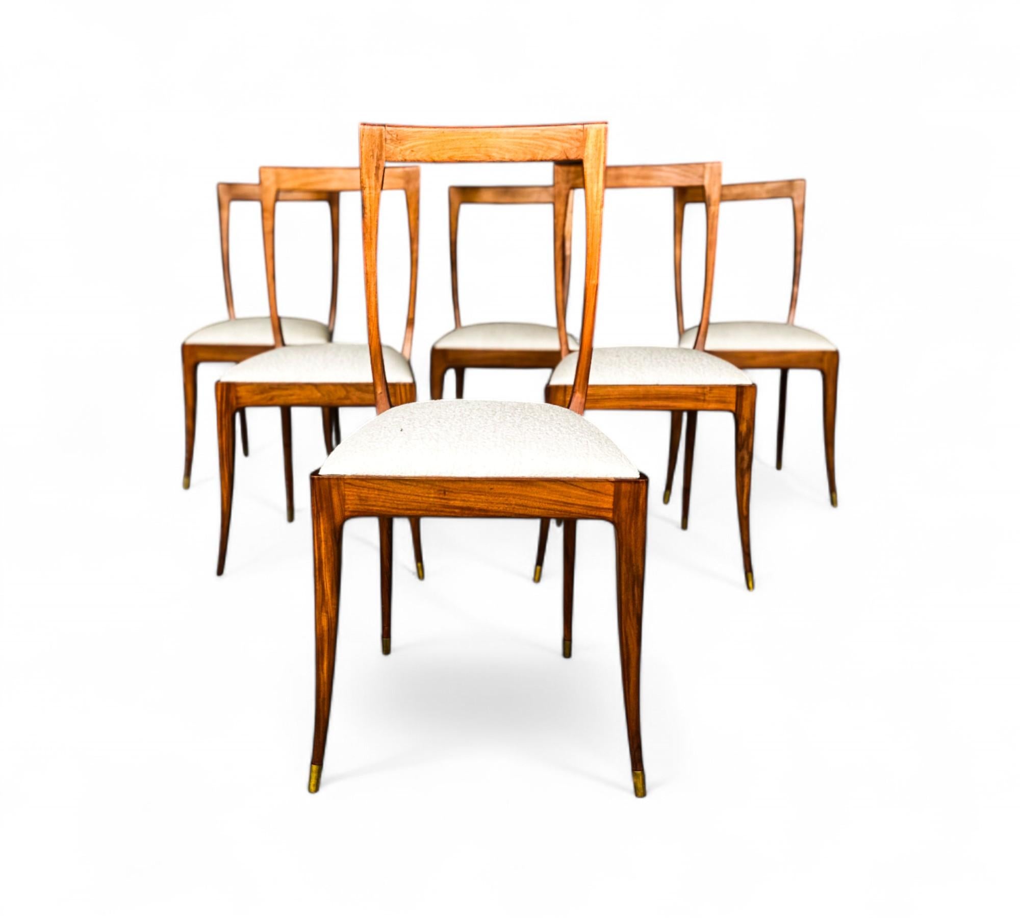 Juego de 6 sillas de comedor de madera y tela de Giuseppe Scapinelli, c. 1950 Tallado a mano en venta