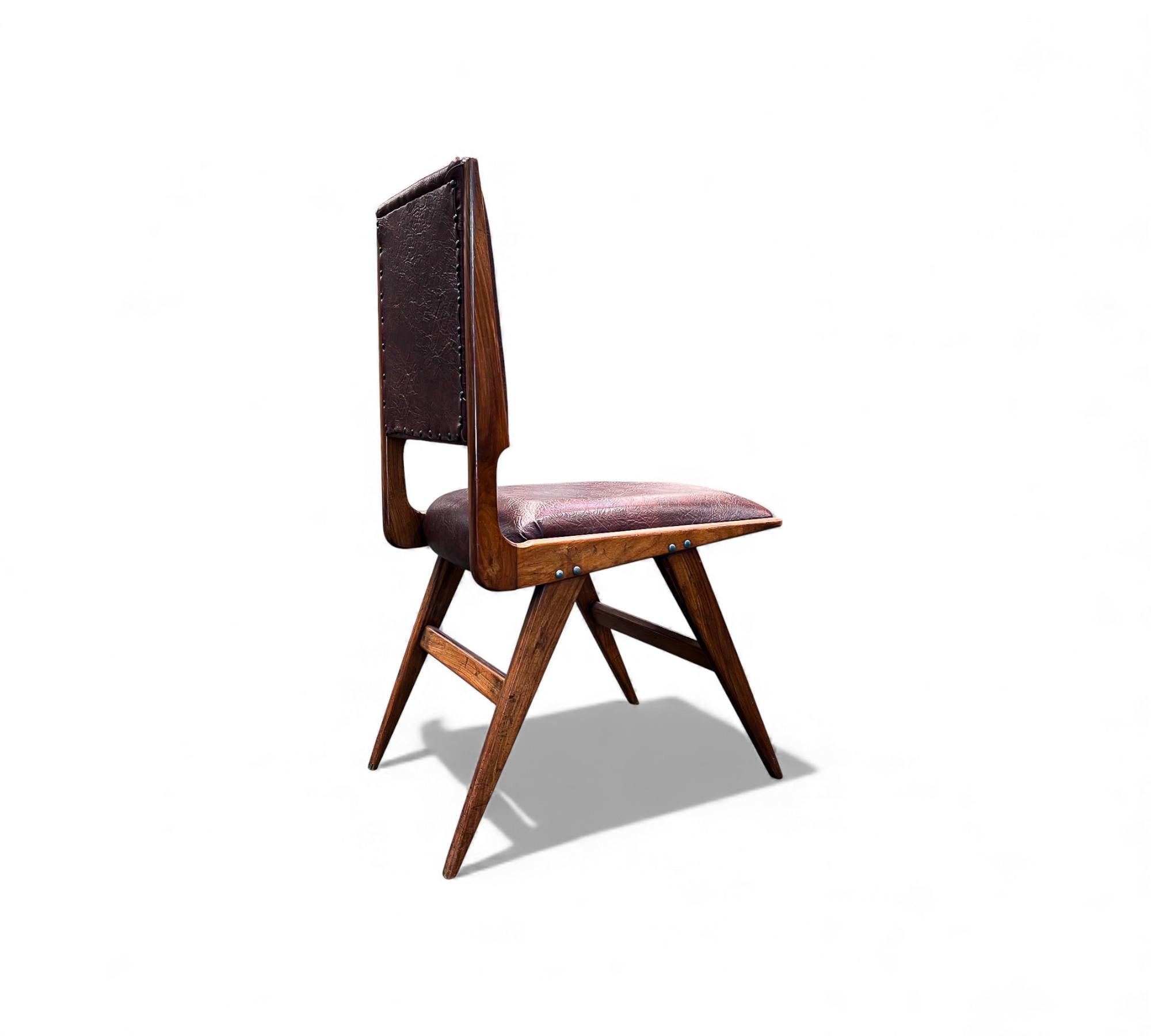 Brazilian Modern Set of 6 Chairs in Leatherette & hardwood, Att. to Forma, 1950s im Angebot 2