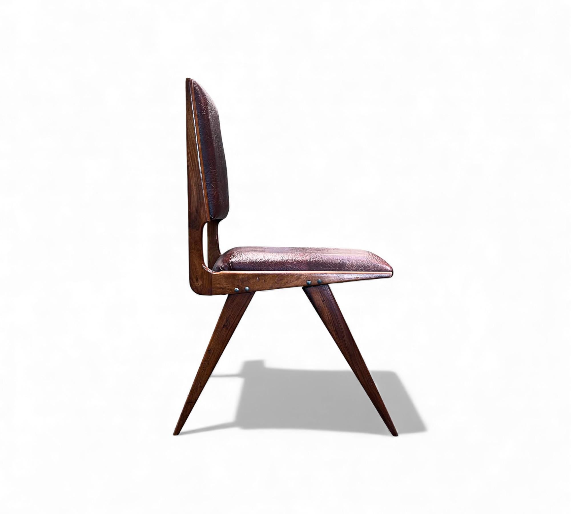 Brazilian Modern Set of 6 Chairs in Leatherette & hardwood, Att. to Forma, 1950s im Angebot 4