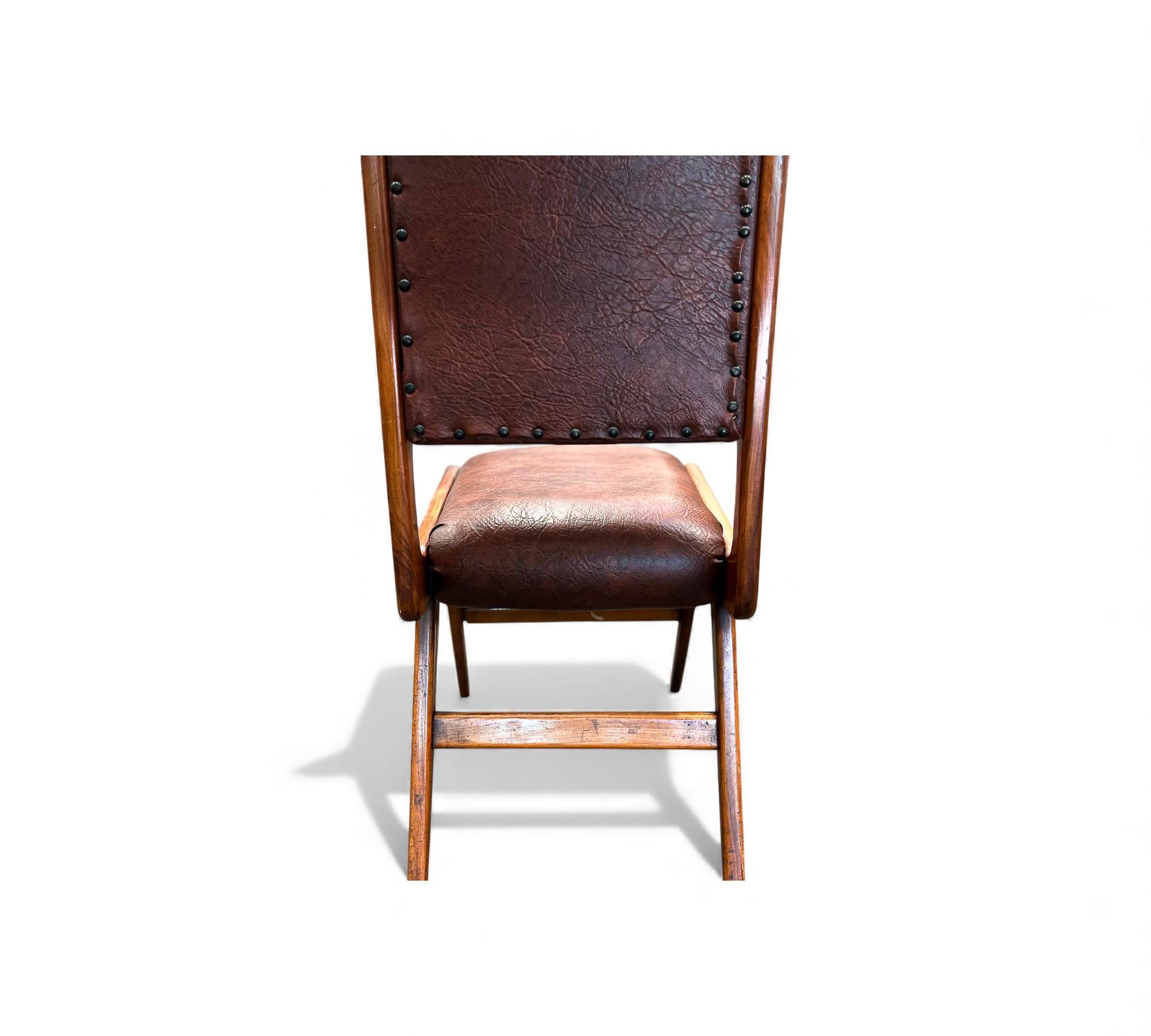 Brazilian Modern Set of 6 Chairs in Leatherette & hardwood, Att. to Forma, 1950s im Angebot 8