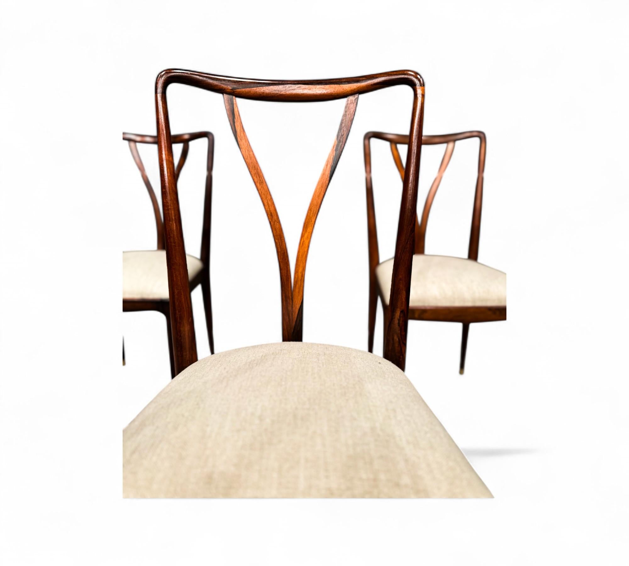 Legno massiccio Set di 8 sedie da pranzo in legno e lino di Giuseppe Scapinelli, 1950 ca. in vendita