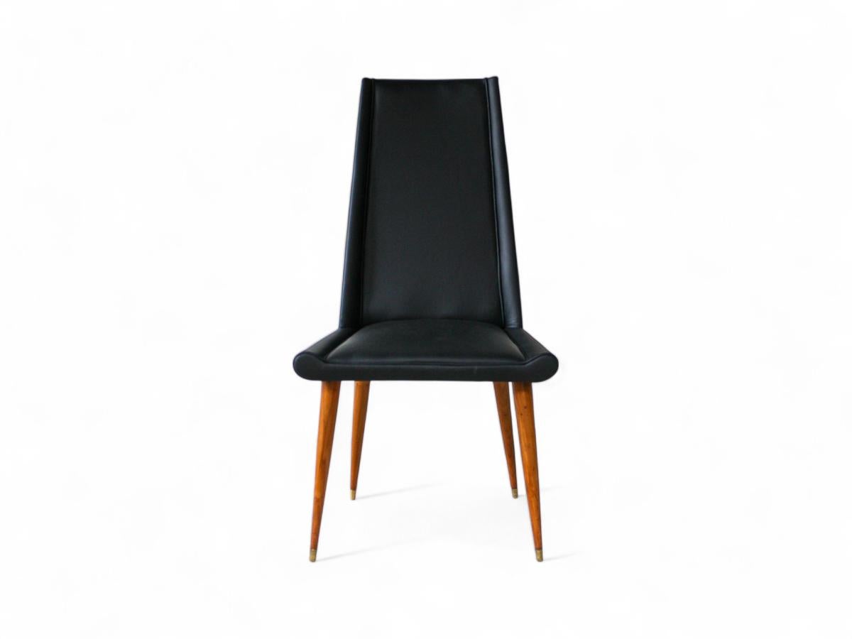 Brésilien Ensemble de chaises modernes brésiliennes en bois dur et cuir, Giuseppe Scapinelli, années 1950 en vente