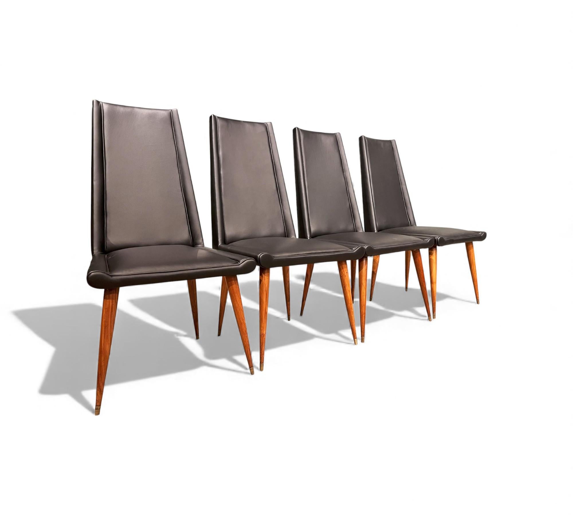 Brésilien Brazilian Modern Set of Chairs in Hardwood & Leather, Giuseppe Scapinelli, 1950s en vente