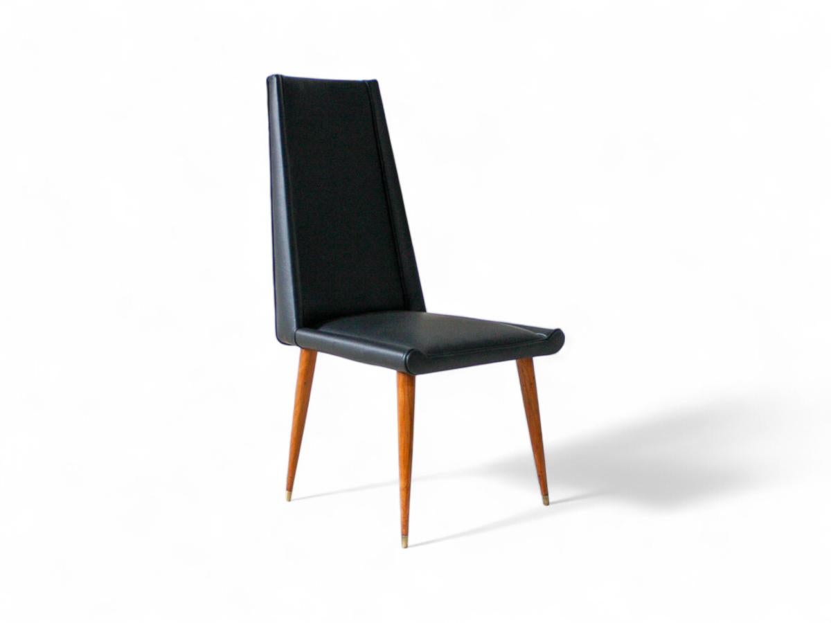 Sculpté à la main Ensemble de chaises modernes brésiliennes en bois dur et cuir, Giuseppe Scapinelli, années 1950 en vente
