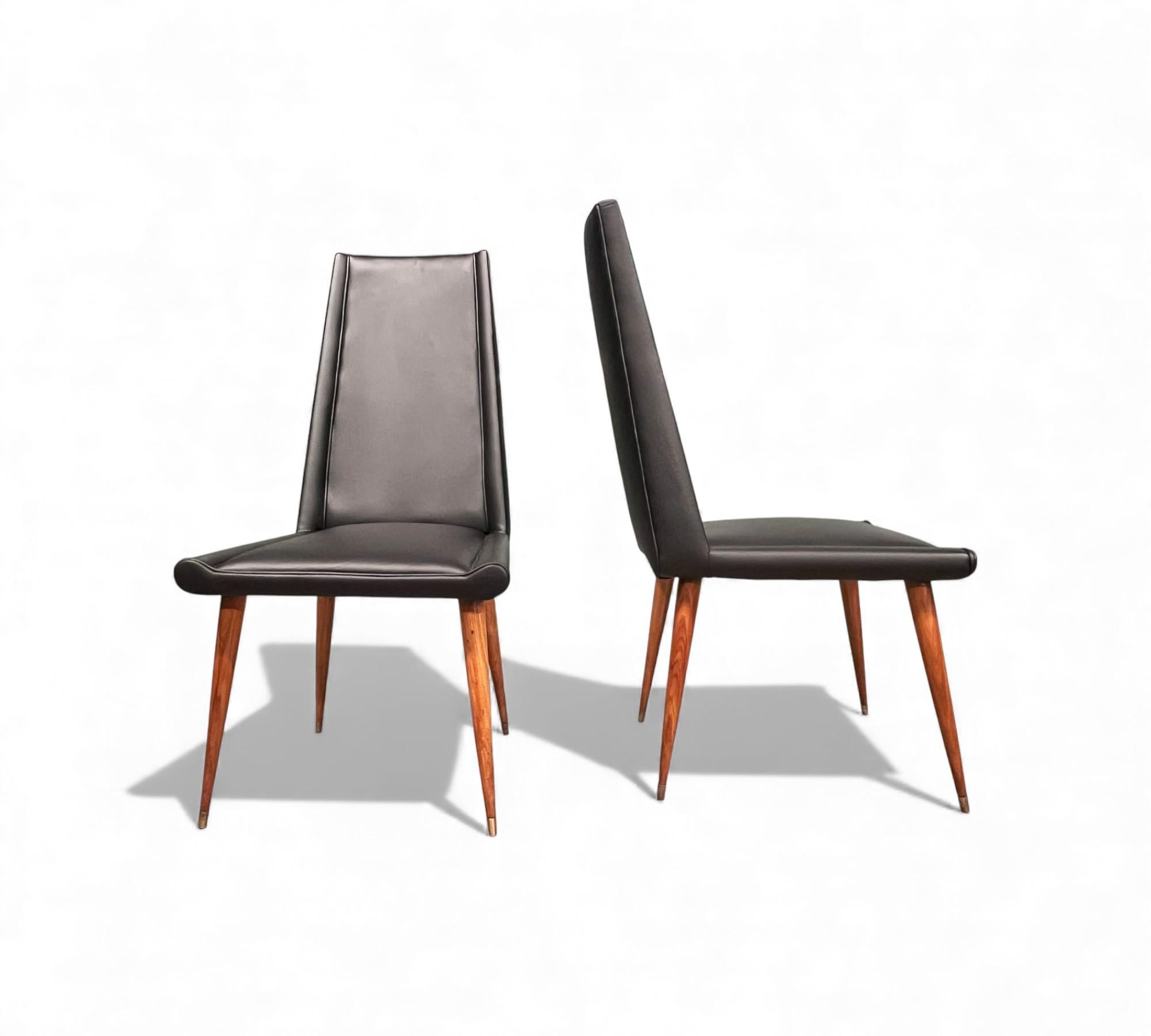 Brazilian Modern Set of Chairs in Hardwood & Leather, Giuseppe Scapinelli, 1950s Bon état - En vente à New York, NY