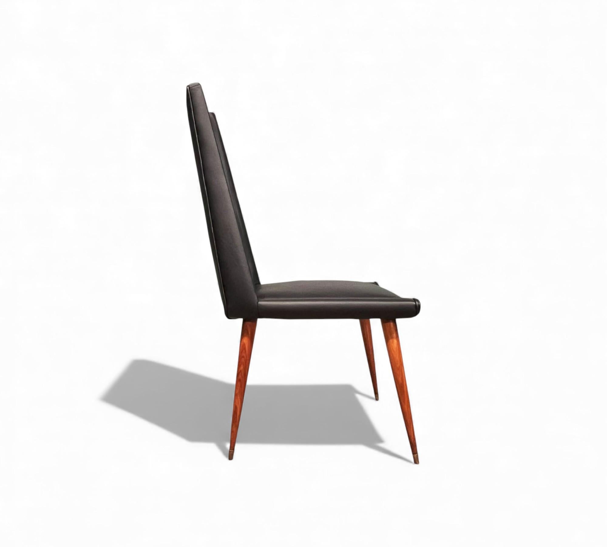 20ième siècle Brazilian Modern Set of Chairs in Hardwood & Leather, Giuseppe Scapinelli, 1950s en vente