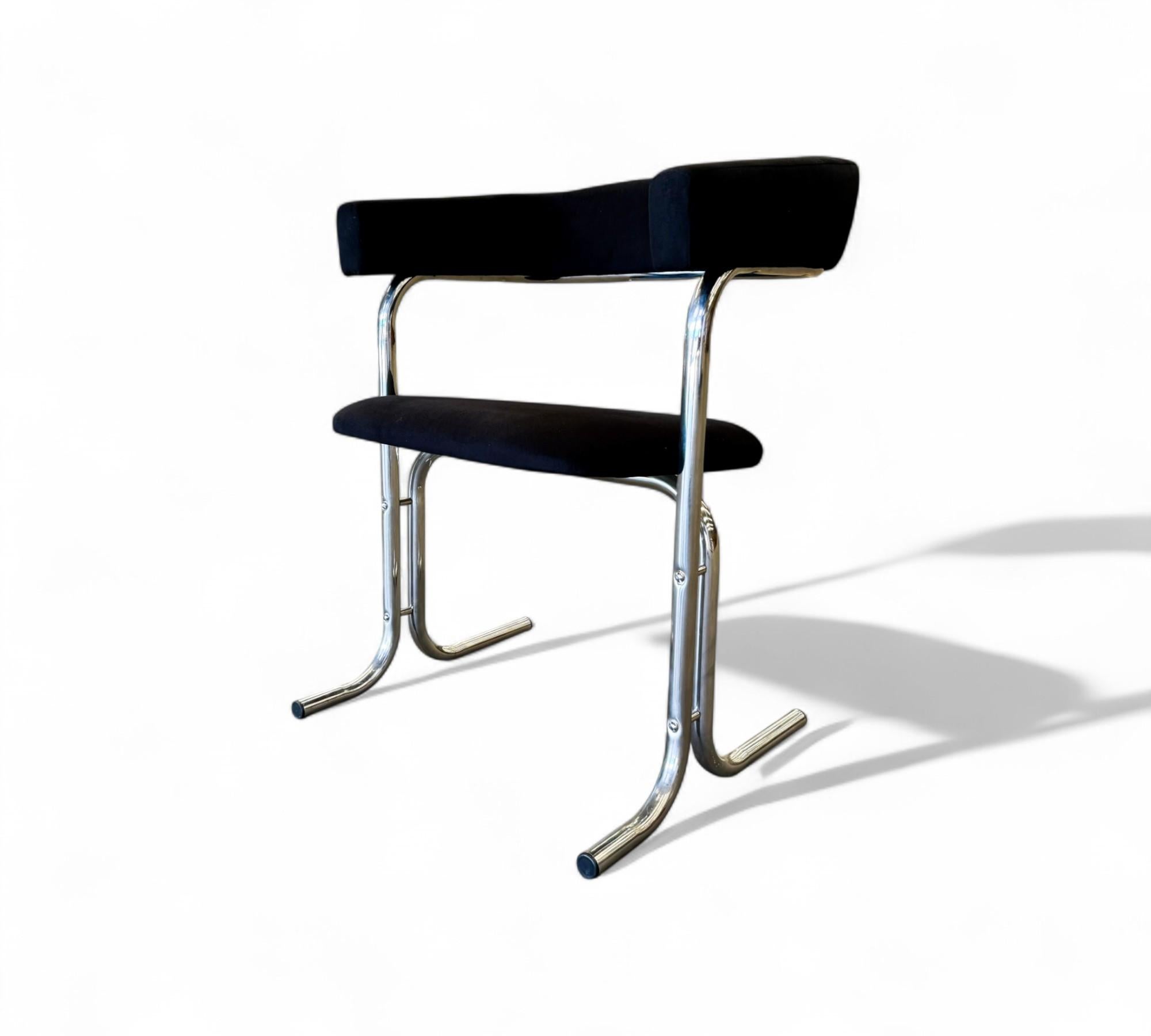Set di cinque sedie moderne brasiliane in cromo e tessuto, Pozza Moveis 1960 in vendita 4