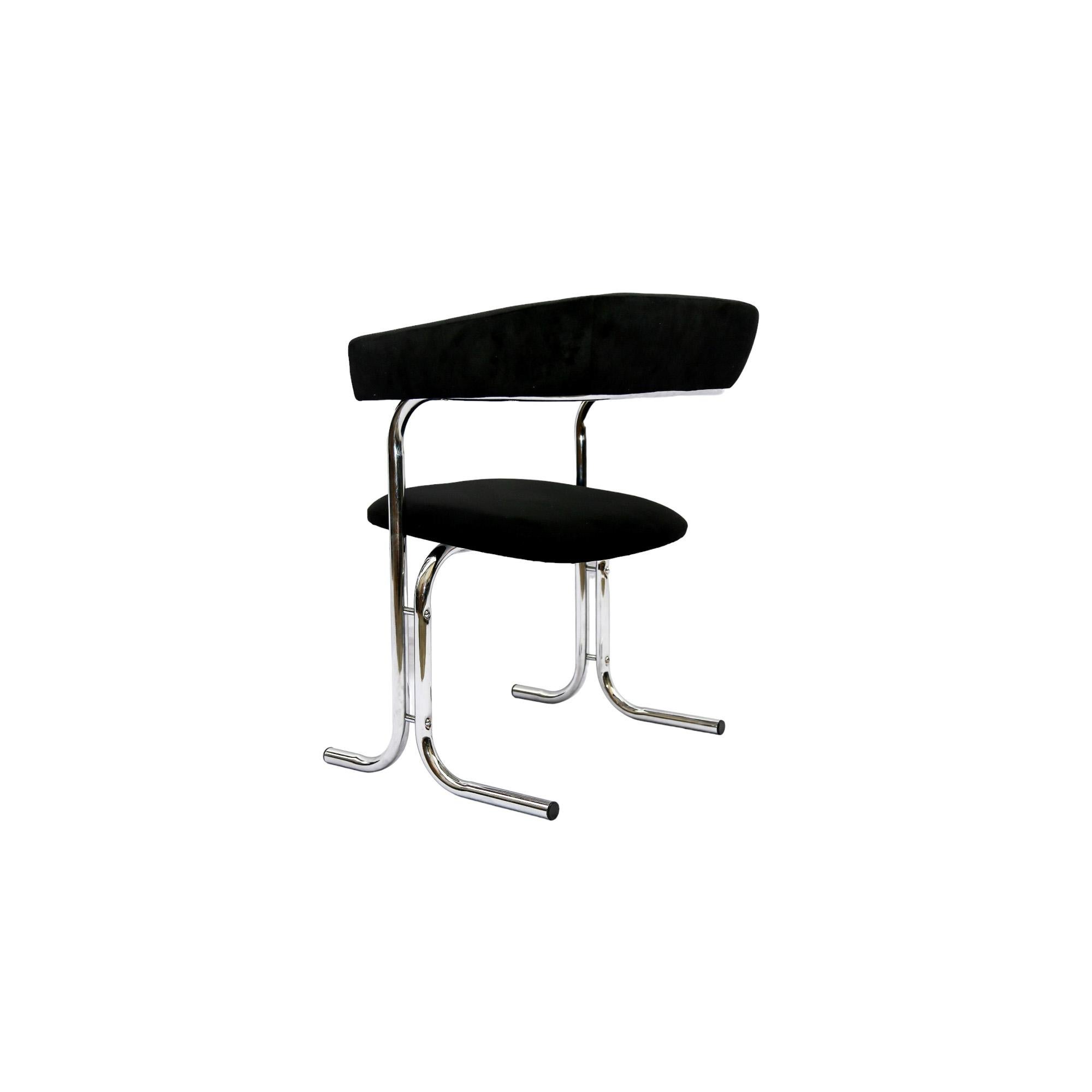 Brasiliano Set di cinque sedie moderne brasiliane in cromo e tessuto, Pozza Moveis 1960 in vendita
