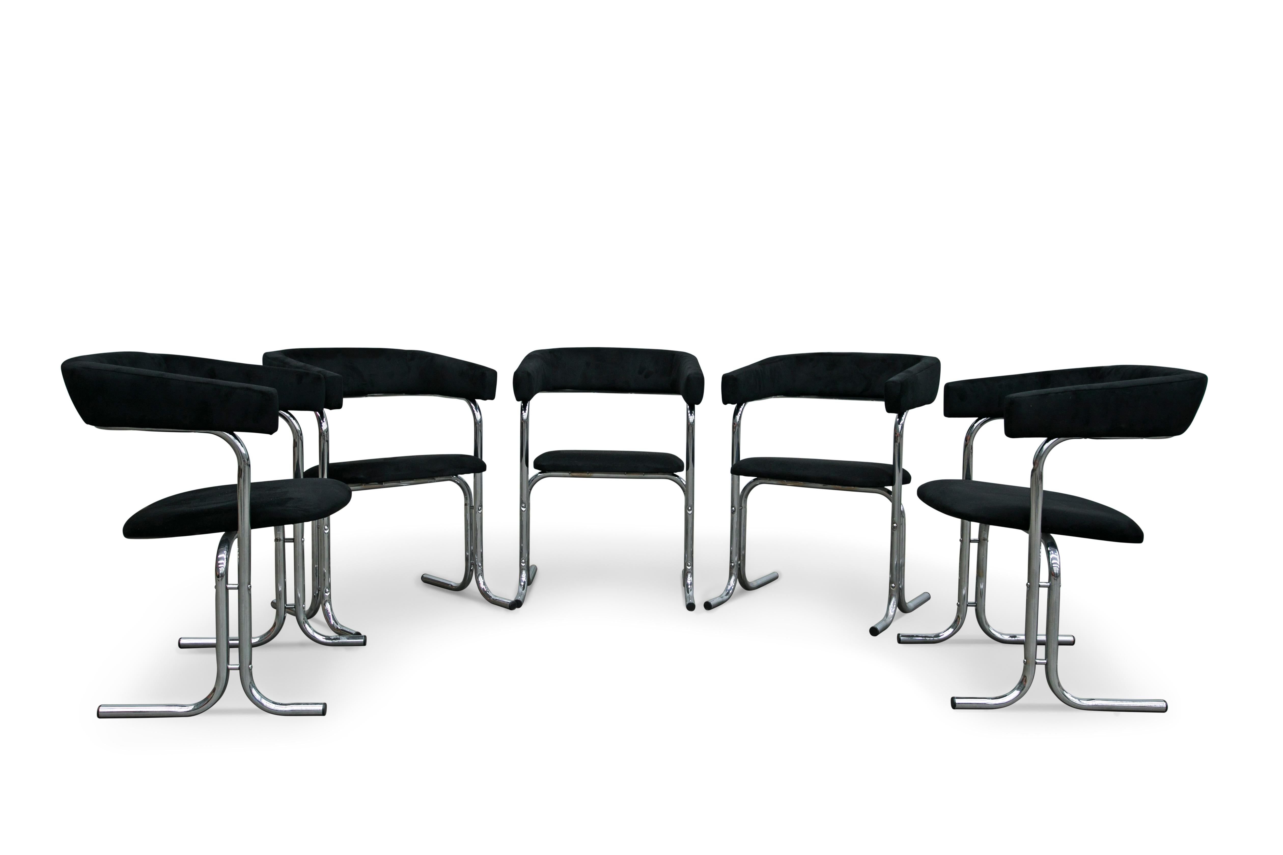 XX secolo Set di cinque sedie moderne brasiliane in cromo e tessuto, Pozza Moveis 1960 in vendita