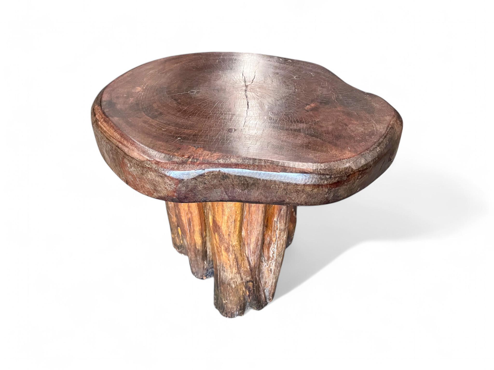 Ensemble moderne brésilien de six tabourets rustiques en bois de Pékin, 1970 en vente 5