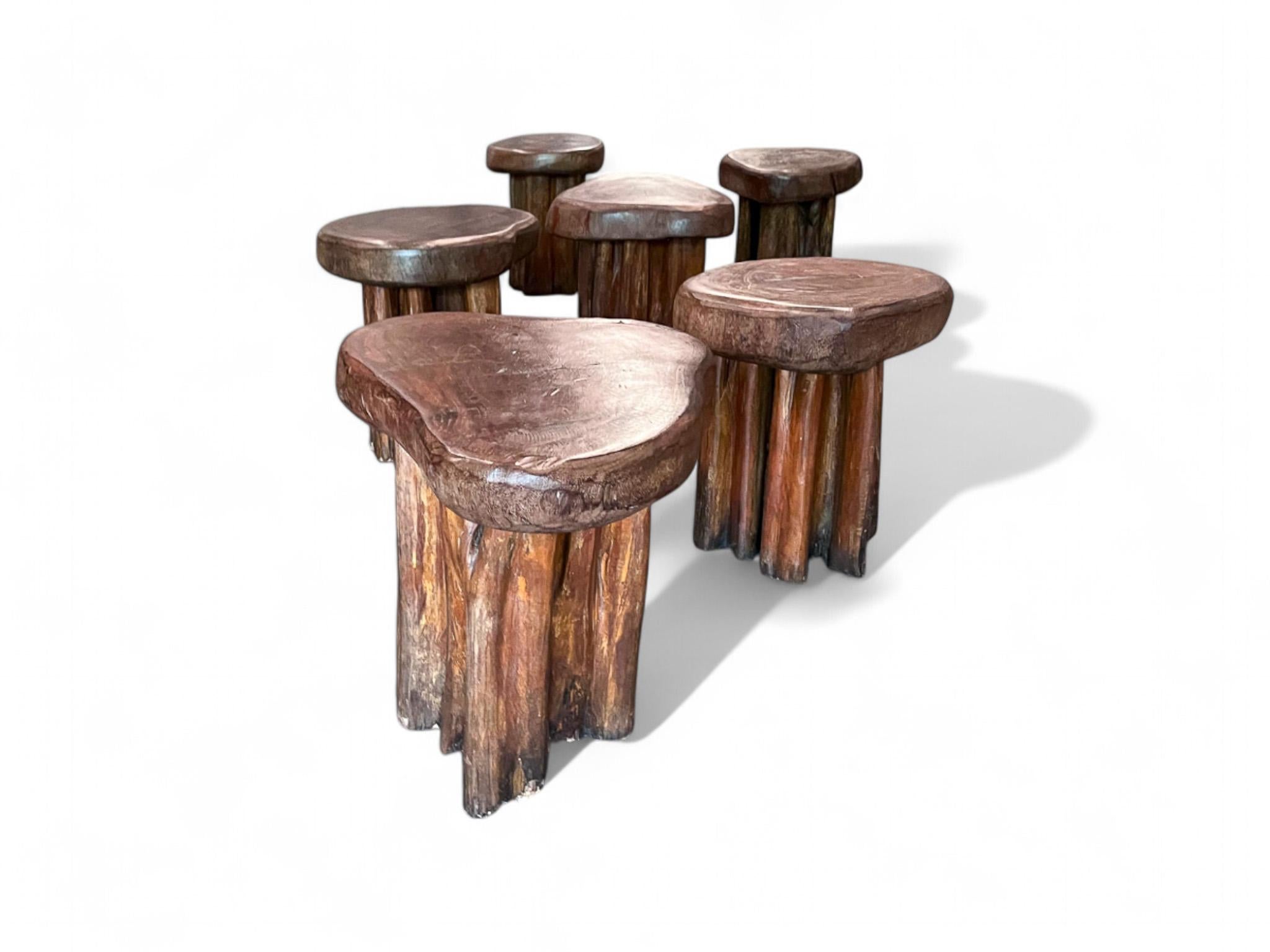 Ensemble de table et six tabourets rustiques brésiliens en bois de Pékin, 1970 en vente 5