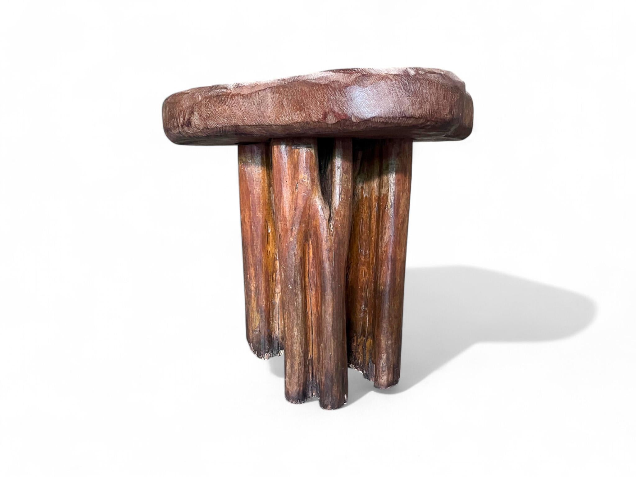 Ensemble de table et six tabourets rustiques brésiliens en bois de Pékin, 1970 en vente 10