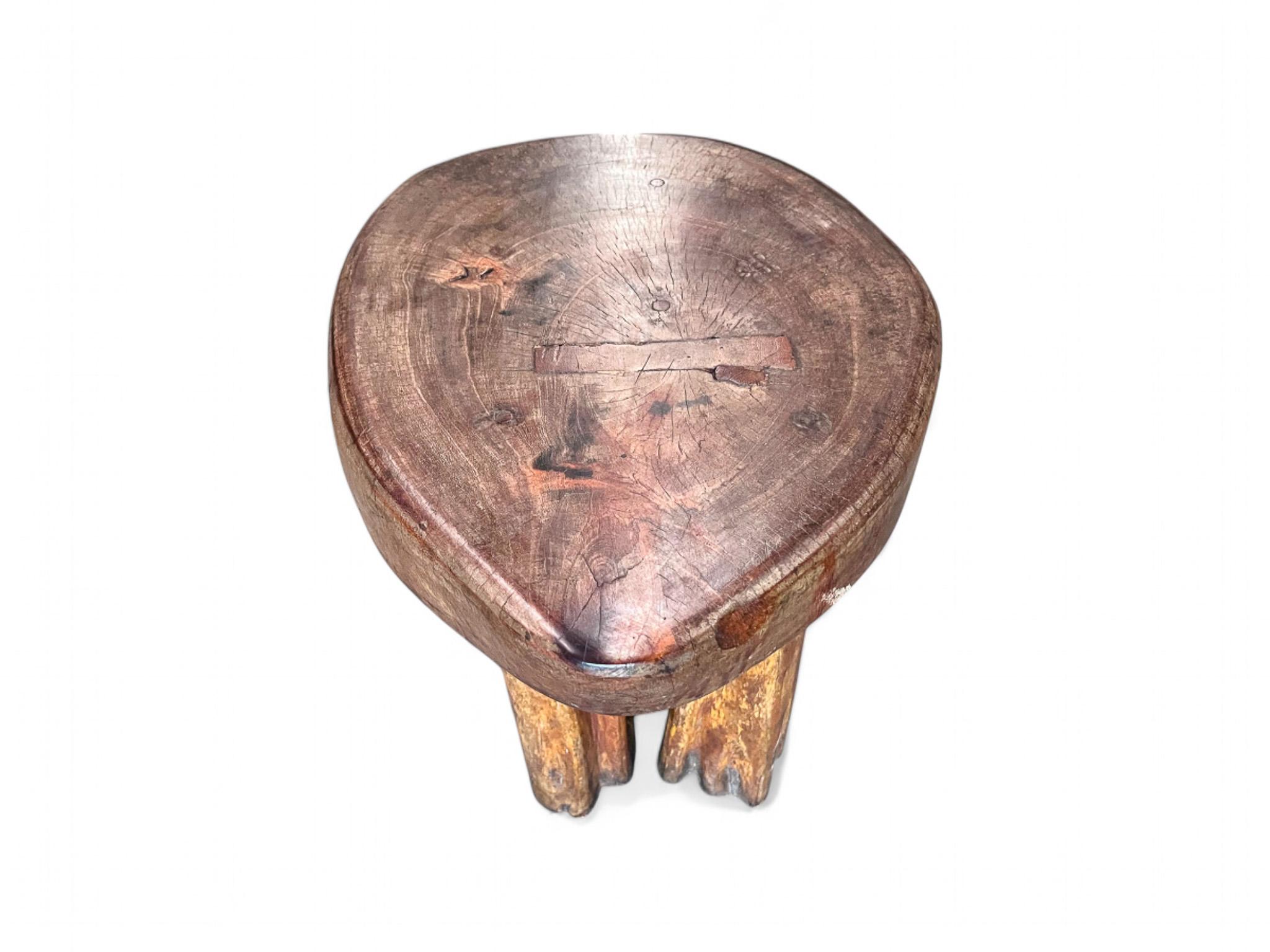 Ensemble de table et six tabourets rustiques brésiliens en bois de Pékin, 1970 en vente 12