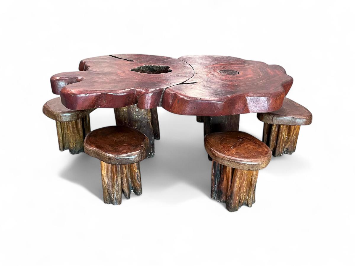 Brésilien Ensemble de table et six tabourets rustiques brésiliens en bois de Pékin, 1970 en vente