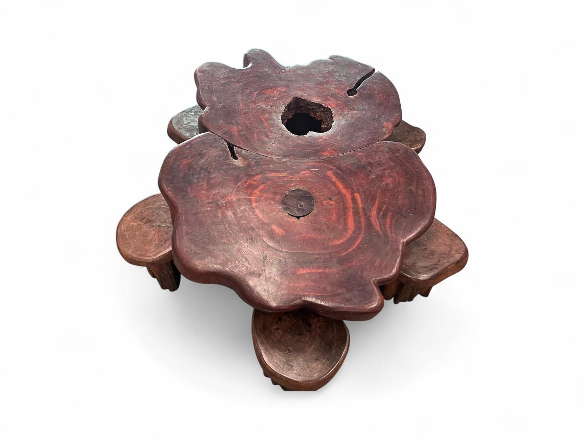 20ième siècle Ensemble de table et six tabourets rustiques brésiliens en bois de Pékin, 1970 en vente
