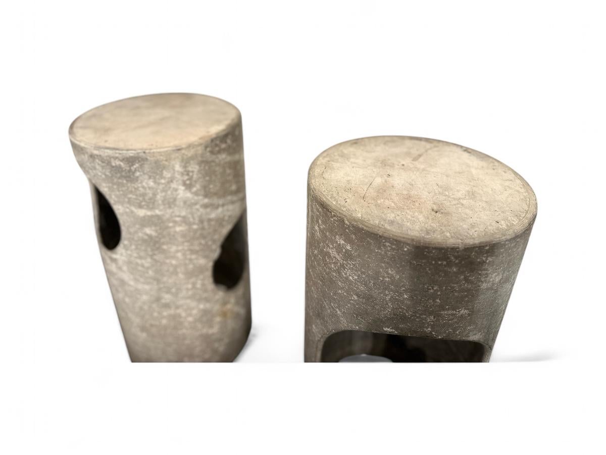 Ensemble moderne brésilien de trois tabourets en fibre de ciment, c. 1960s en vente 1