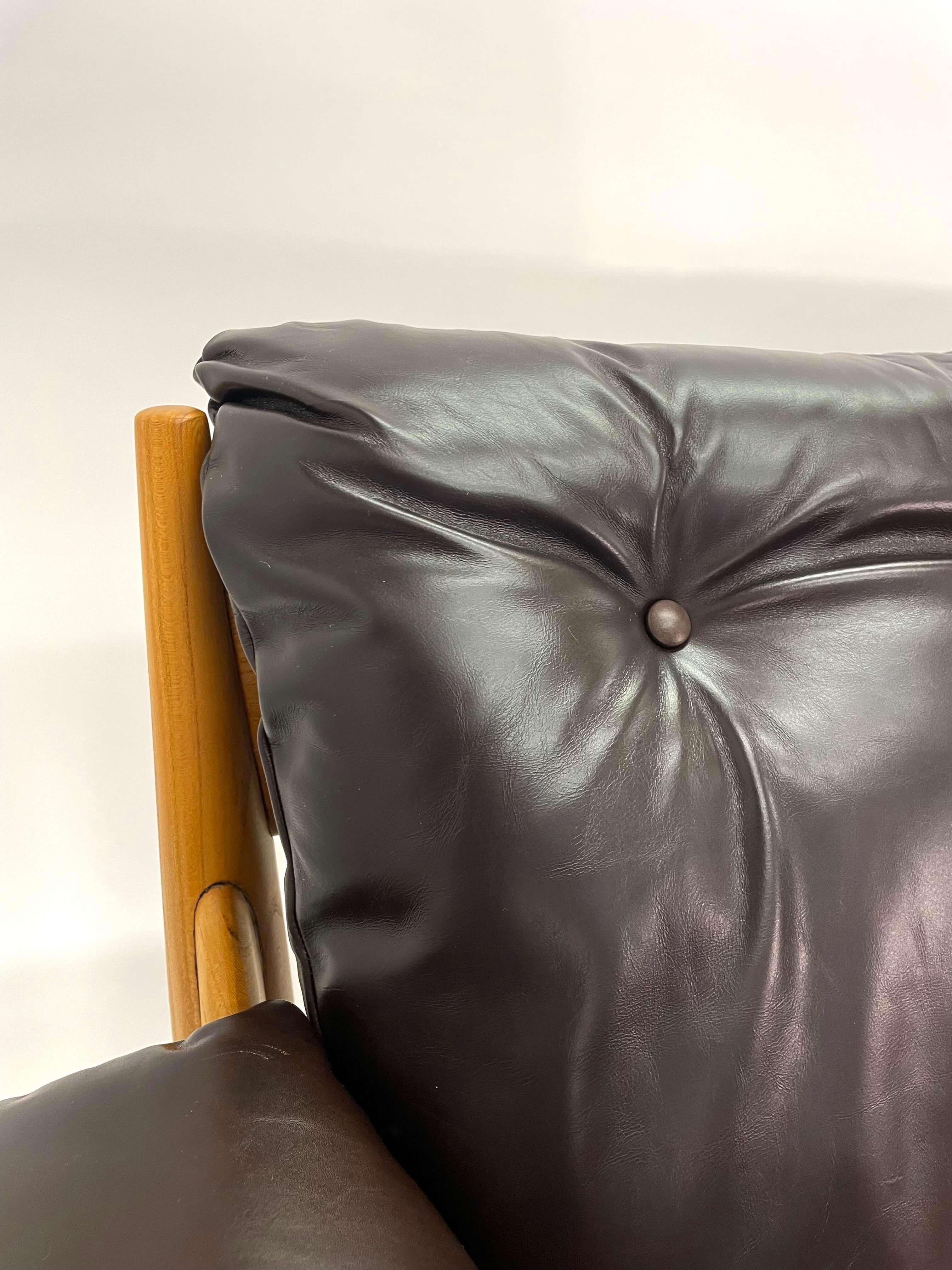 Brazilian Modern 'Sheriff' Sofa in Dark Espresso Leather by Sergio Rodrigues , C For Sale 10