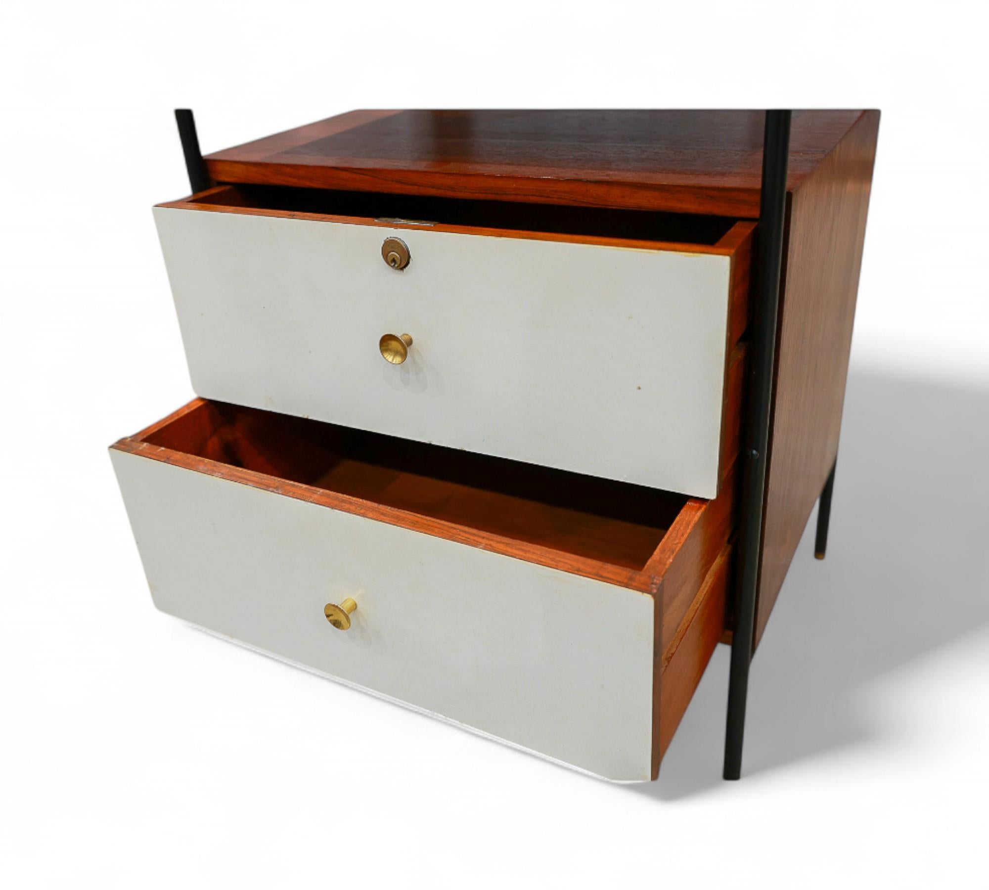 Brazilian Modern Side Table in Metal, Hardwood & Formica, Geraldo de Barros 1950 For Sale 4