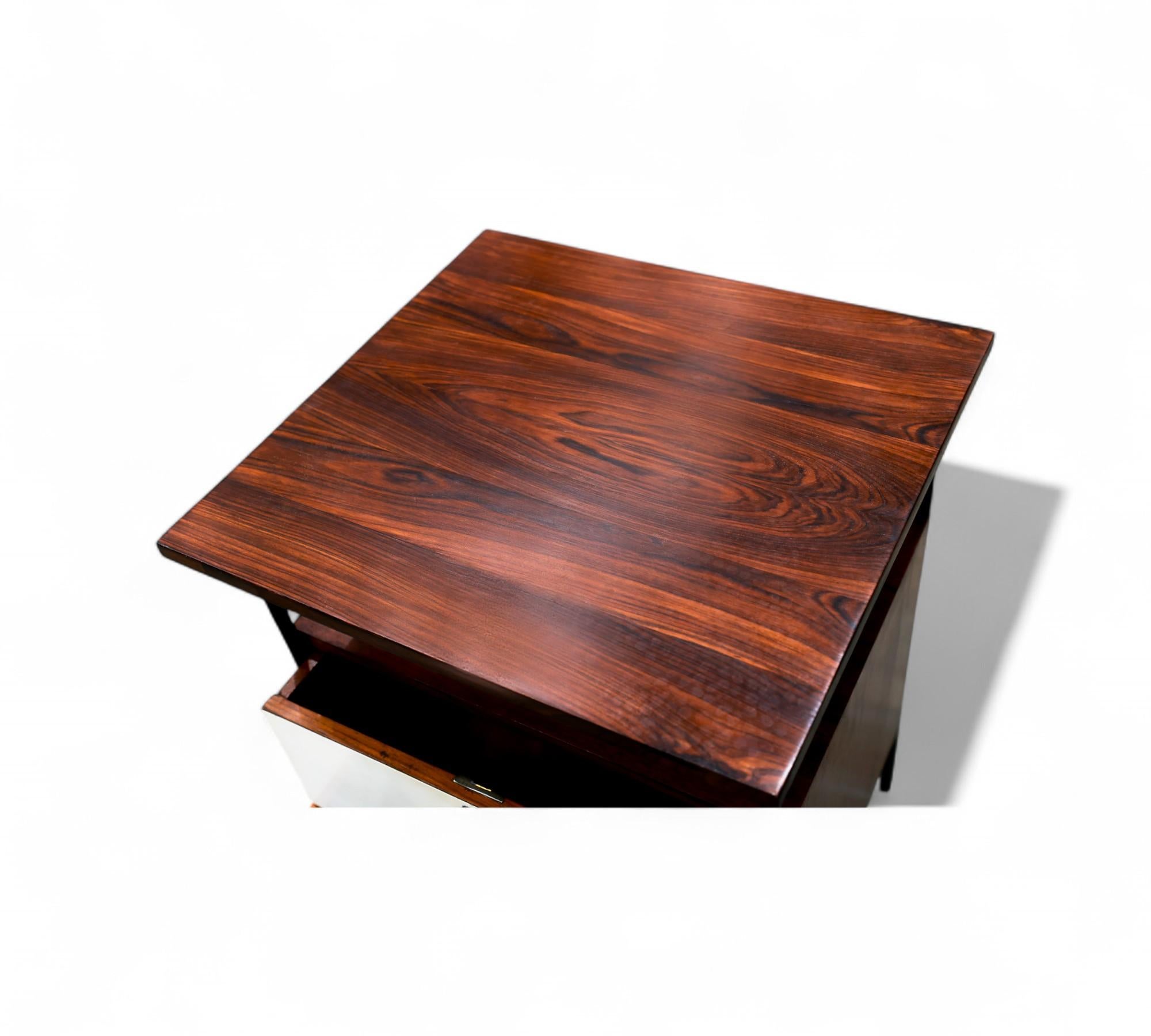 Mid-Century Modern Brazilian Modern Side Table in Metal, Hardwood & Formica, Geraldo de Barros 1950 For Sale