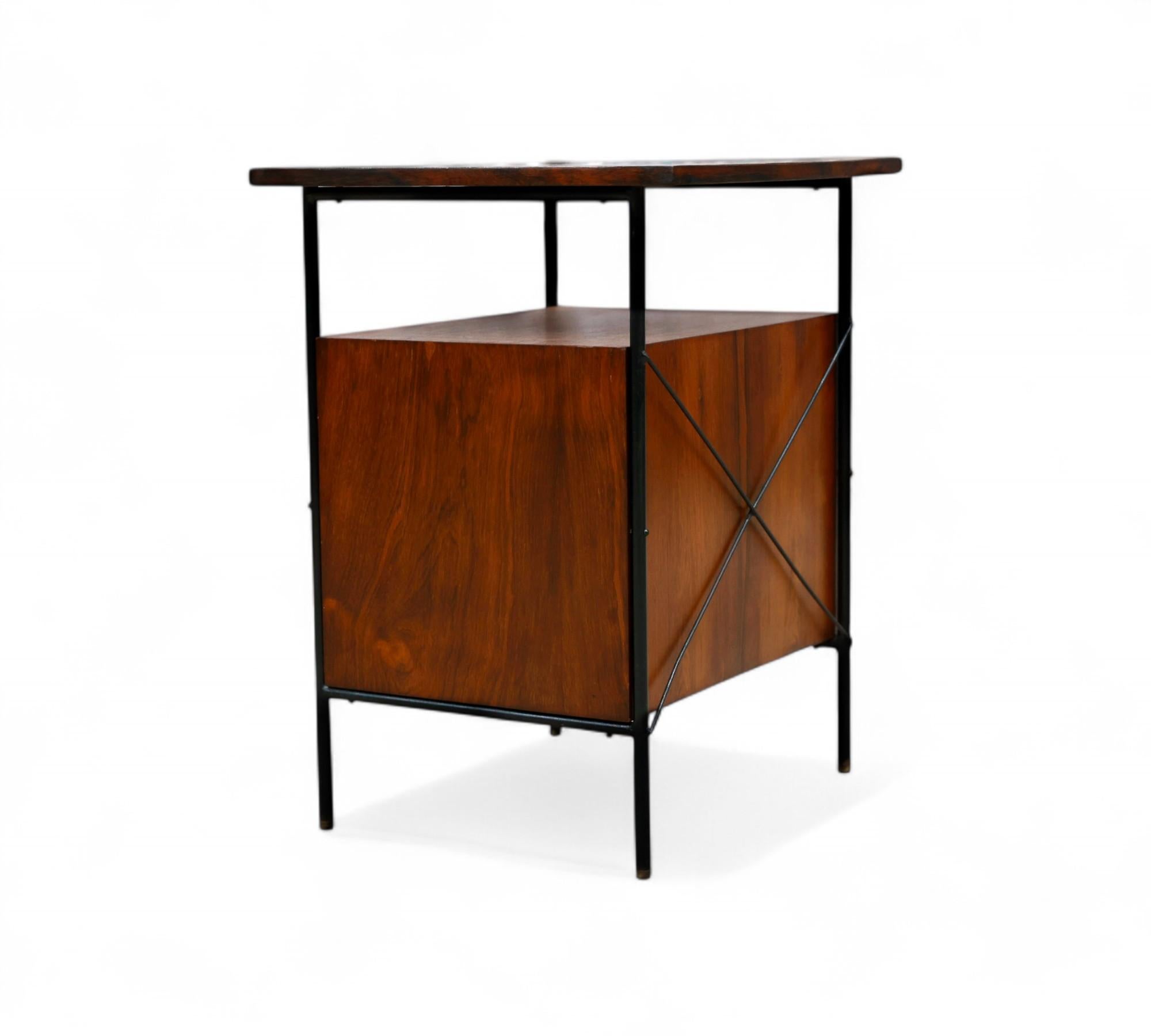 Metalwork Brazilian Modern Side Table in Metal, Hardwood & Formica, Geraldo de Barros 1950 For Sale