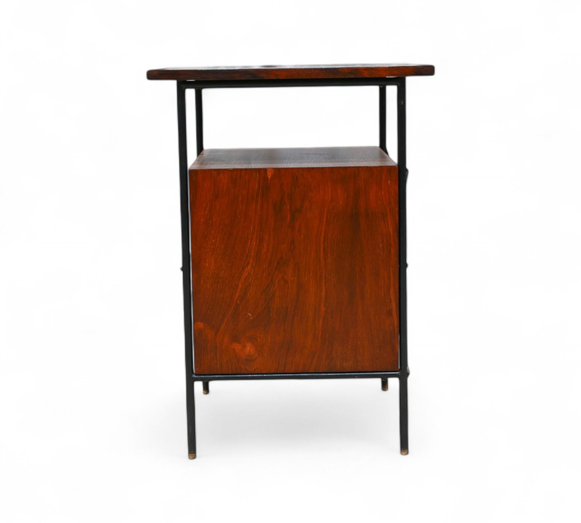 Metalwork Brazilian Modern Side Table in Metal, Hardwood & Formica, Geraldo de Barros 1950 For Sale