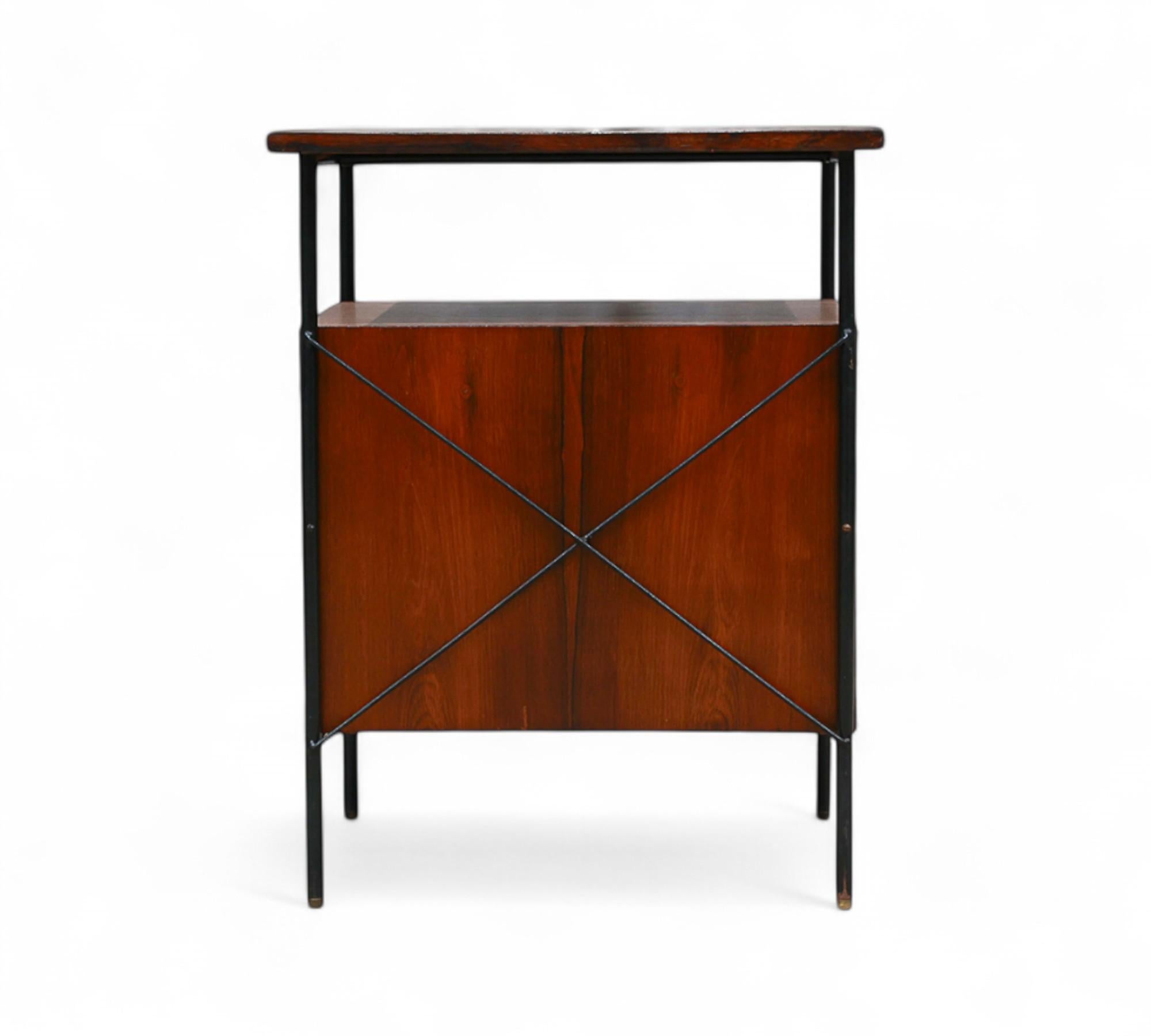 Brazilian Modern Side Table in Metal, Hardwood & Formica, Geraldo de Barros 1950 In Good Condition For Sale In New York, NY
