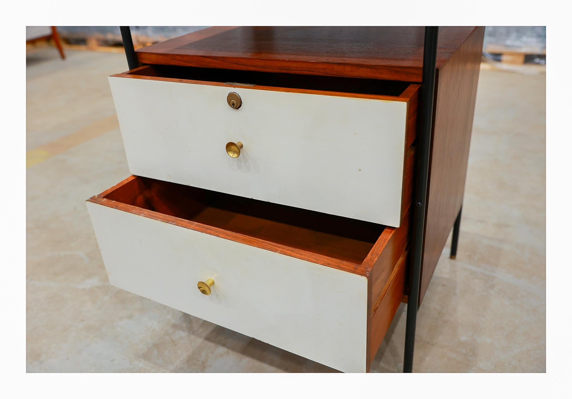 Brasilianischer moderner Beistelltisch aus Metall, Hartholz und Formica, Geraldo de Barros, 1950 (20. Jahrhundert) im Angebot