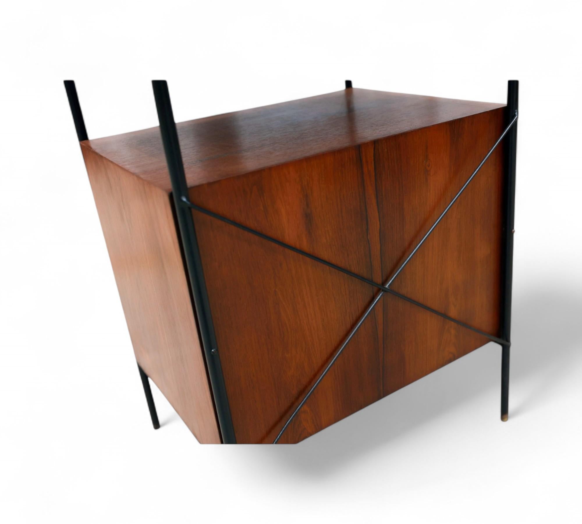 Brazilian Modern Side Table in Metal, Hardwood & Formica, Geraldo de Barros 1950 For Sale 3