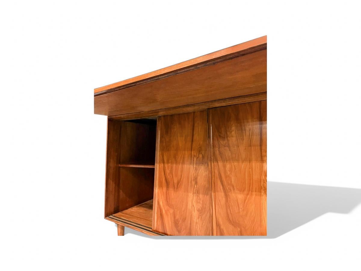Brazilian Modern Sideboard in Caviuna Wood by Carlo Hauner & Martin Eisler, 1950 For Sale 1