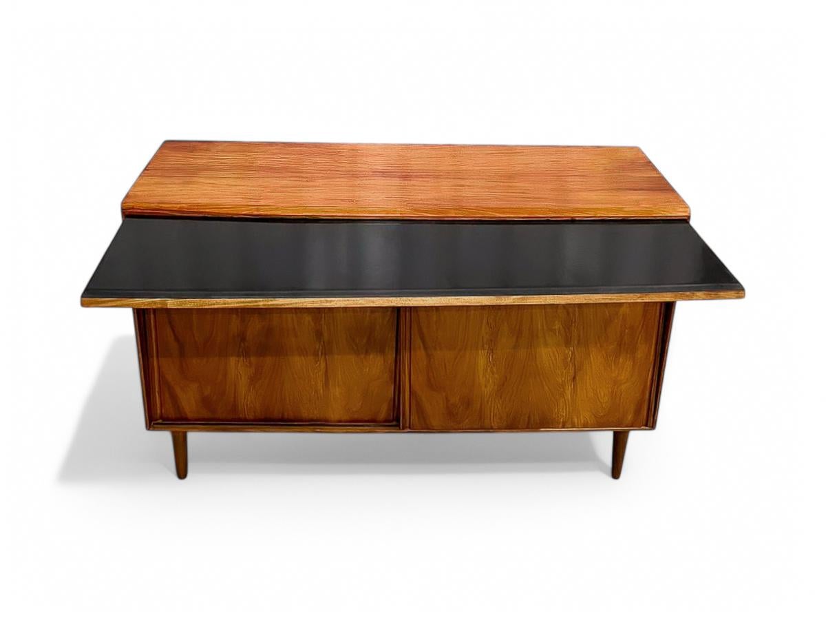 Brazilian Modern Sideboard in Caviuna Wood by Carlo Hauner & Martin Eisler, 1950 For Sale 4