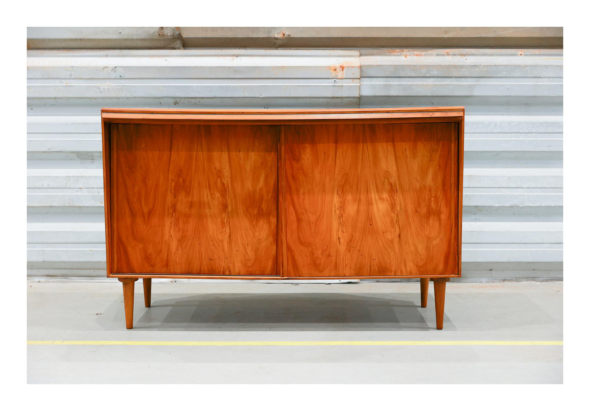 Brazilian Modern Sideboard in Caviuna Wood by Carlo Hauner & Martin Eisler, 1950 In Good Condition For Sale In New York, NY