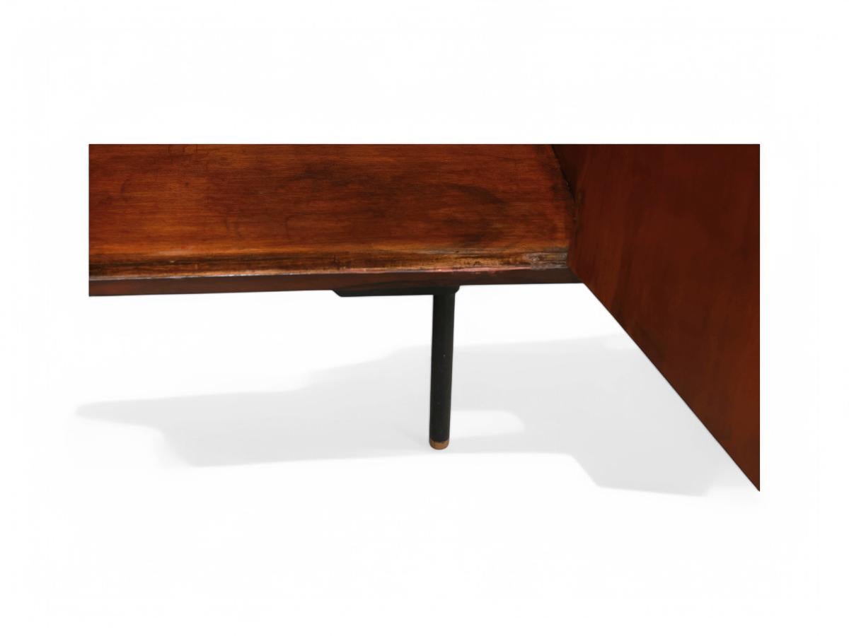 Modernes brasilianisches Sideboard aus Hartholz und Metall von Geraldo de Barros, Brasilien (Handgeschnitzt) im Angebot