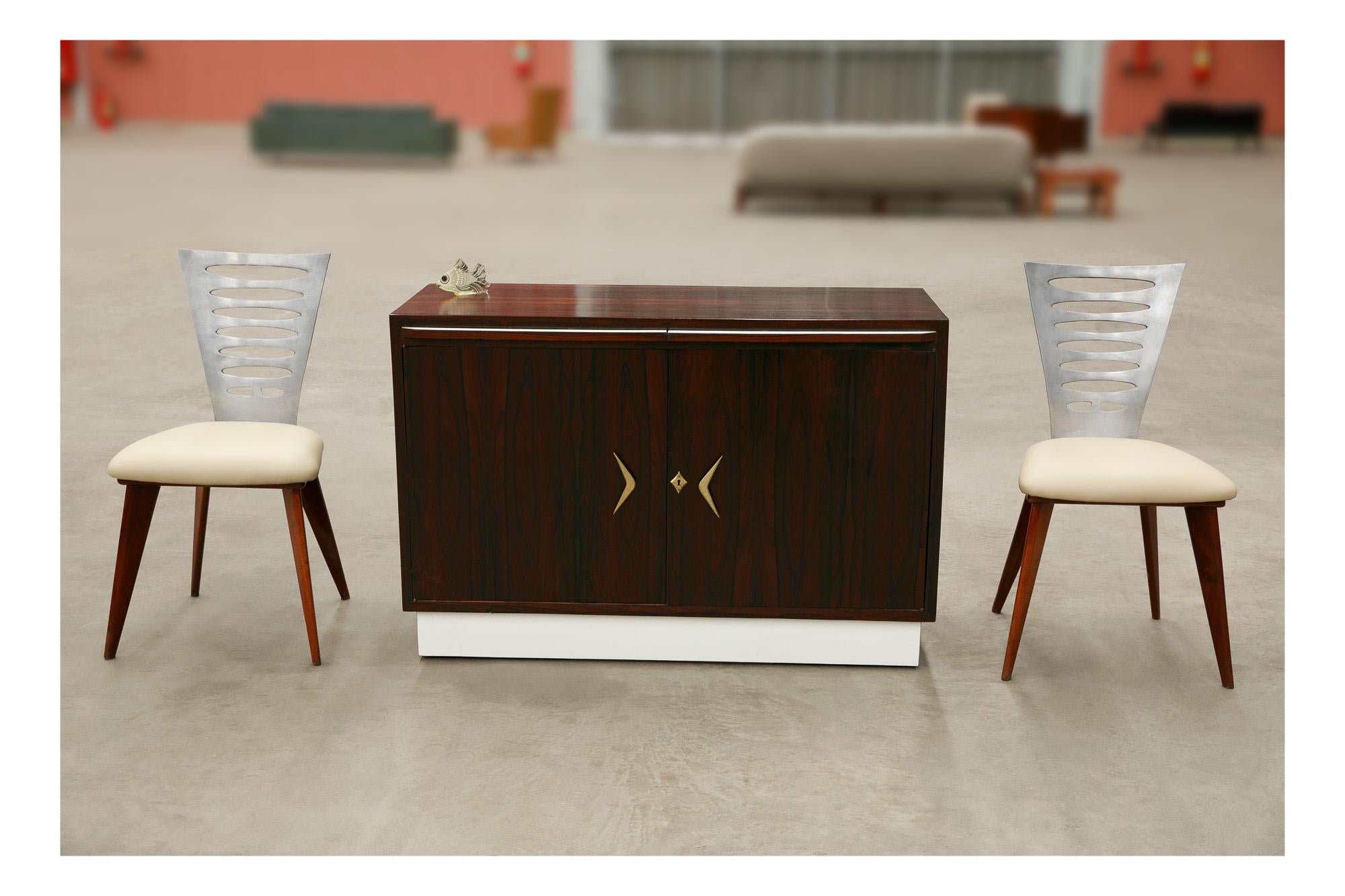 Buffet moderne brésilien en bois dur par Ando & Cia, Brésil, années 1960 en vente 3