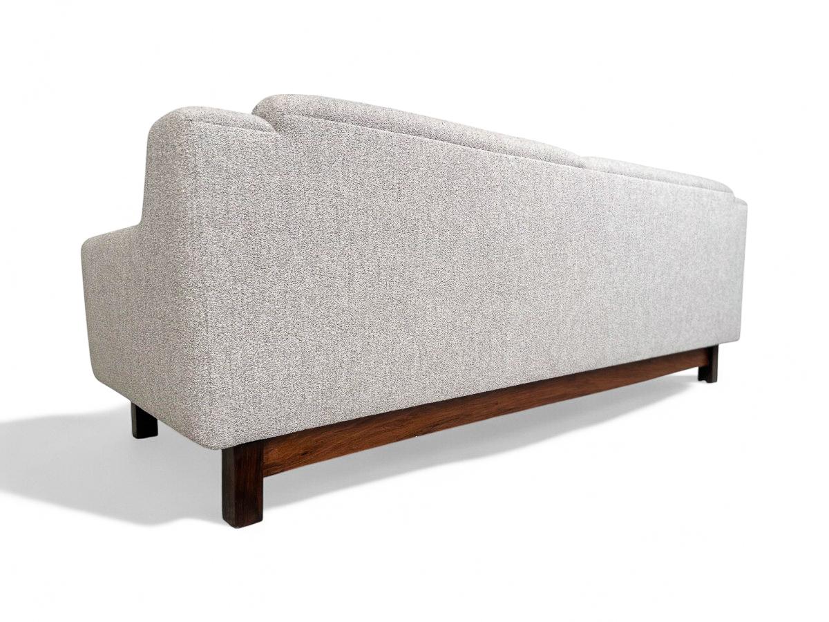 Fait main Canapé moderne brésilien en boucle grise et bois dur, Sergio Rodrigues, 1960 en vente