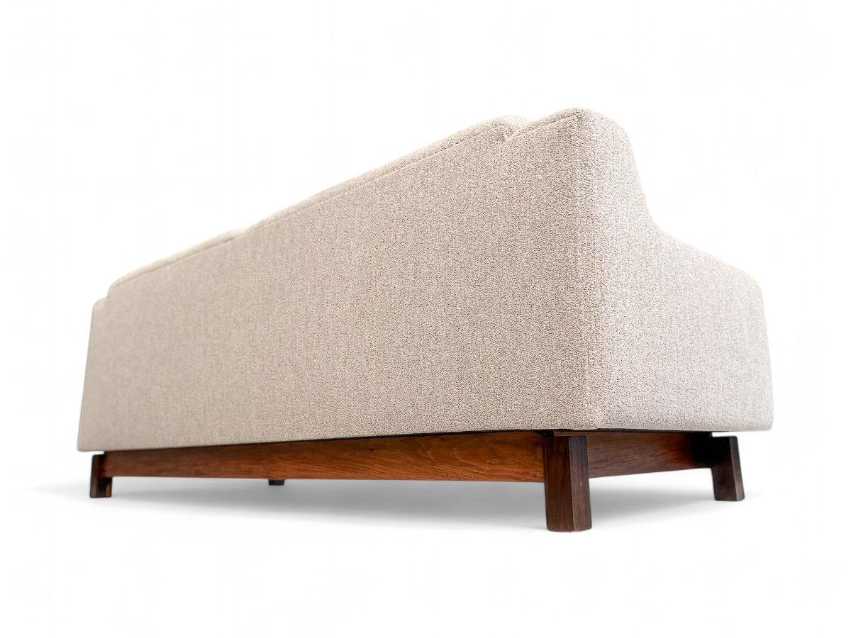 Canapé moderne brésilien en boucle grise et bois dur, Sergio Rodrigues, 1960 en vente 1