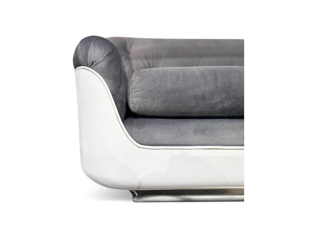 Brazilian Modern Sofa in Grey Velvet & Fiber by Jorge Zalszupin, 1973, Brazil In Good Condition For Sale In New York, NY
