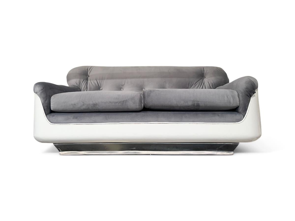 Mid-Century Modern Brazilian Modern Sofa in Grey Velvet & Fiber by Jorge Zalszupin, 1973, Brazil For Sale