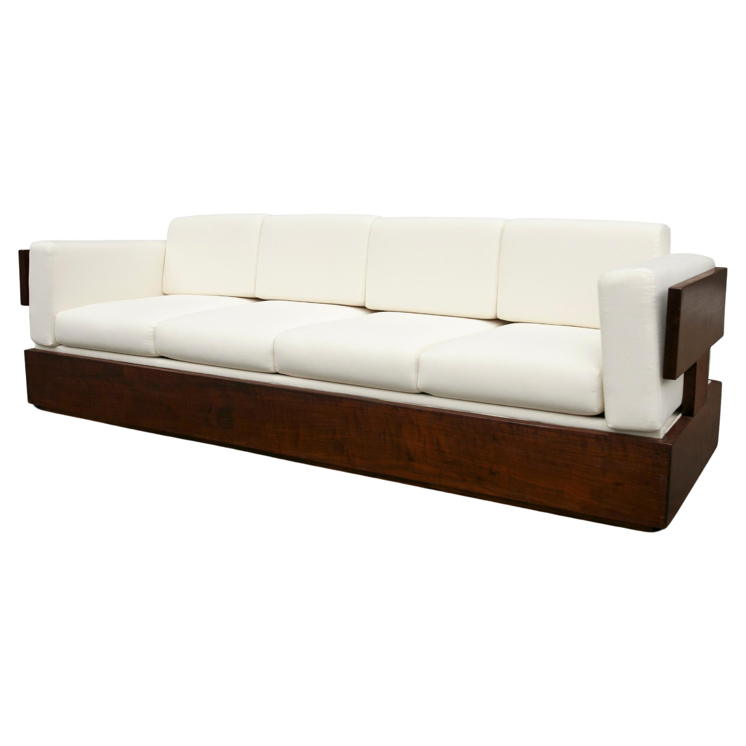 Brazilian Modern Sofa in Hardwood and White Linen by Celina, Brazil, c. 1960 For Sale