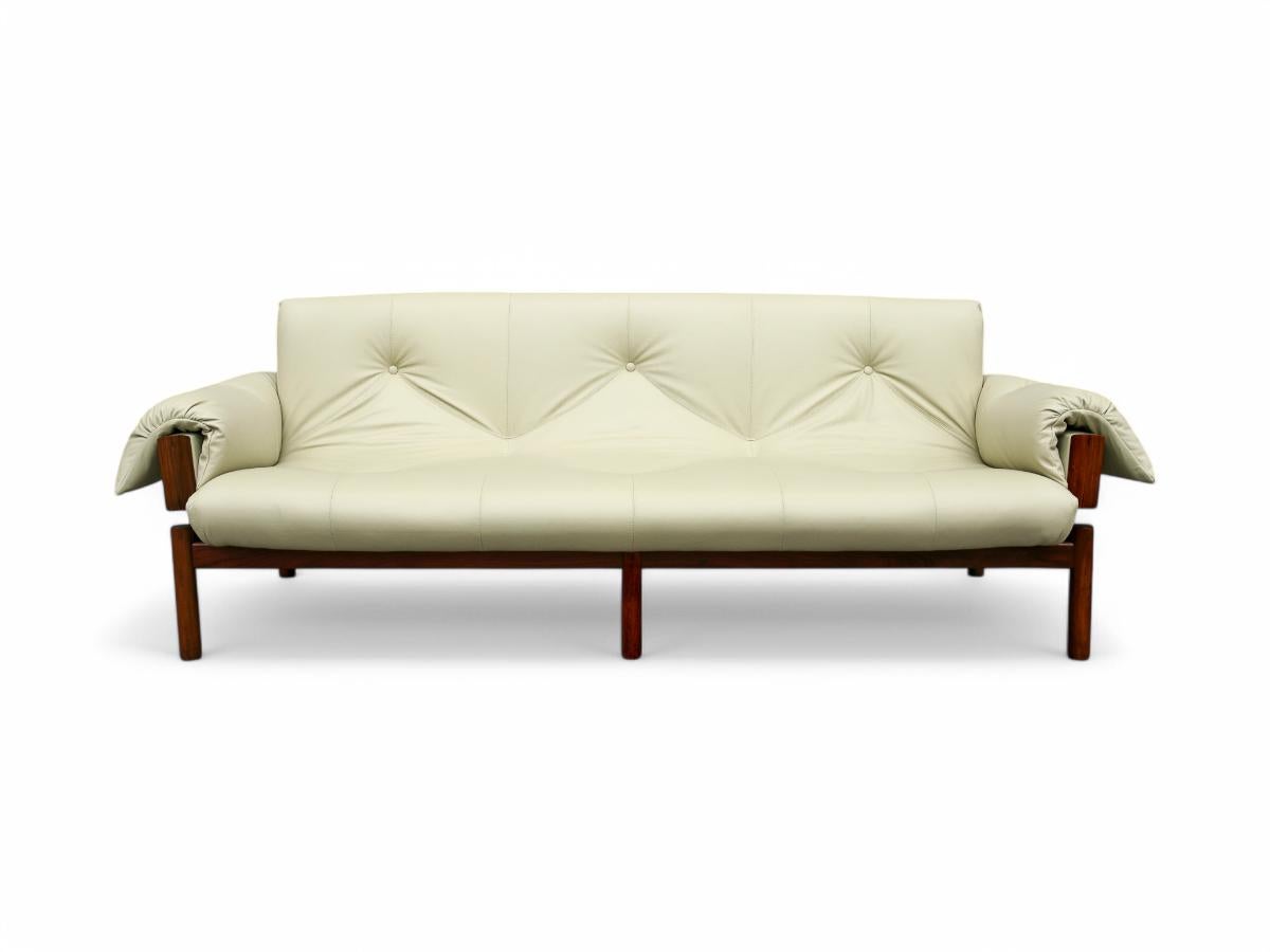Mid-Century Modern Brazilian Modern Sofa in Hardwood & Beige Leather,  Percival Lafer, 1967, Brasil For Sale