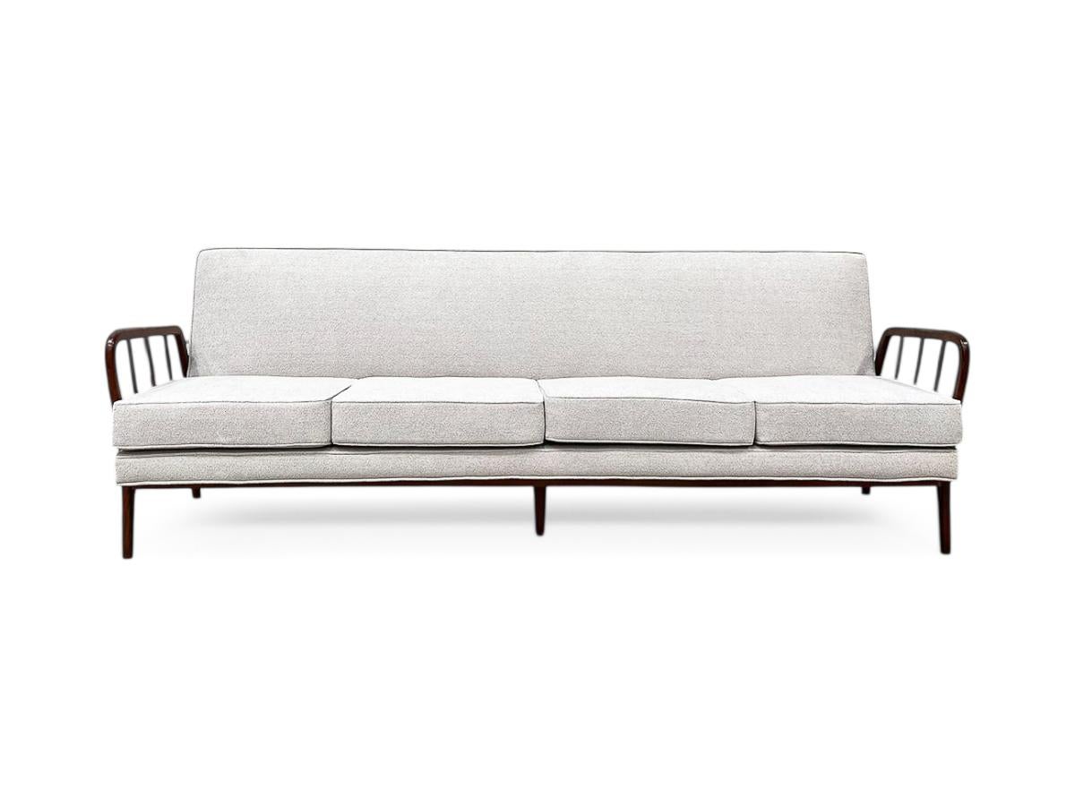 Mid-Century Modern Brazilian Modern Sofa in Hardwood & Boucle, Rino Levi , 1960s, Brazil For Sale