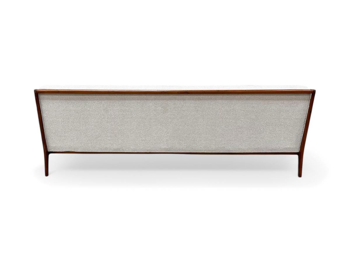 20th Century Brazilian Modern Sofa in Hardwood & Boucle, Rino Levi , 1960s, Brazil For Sale
