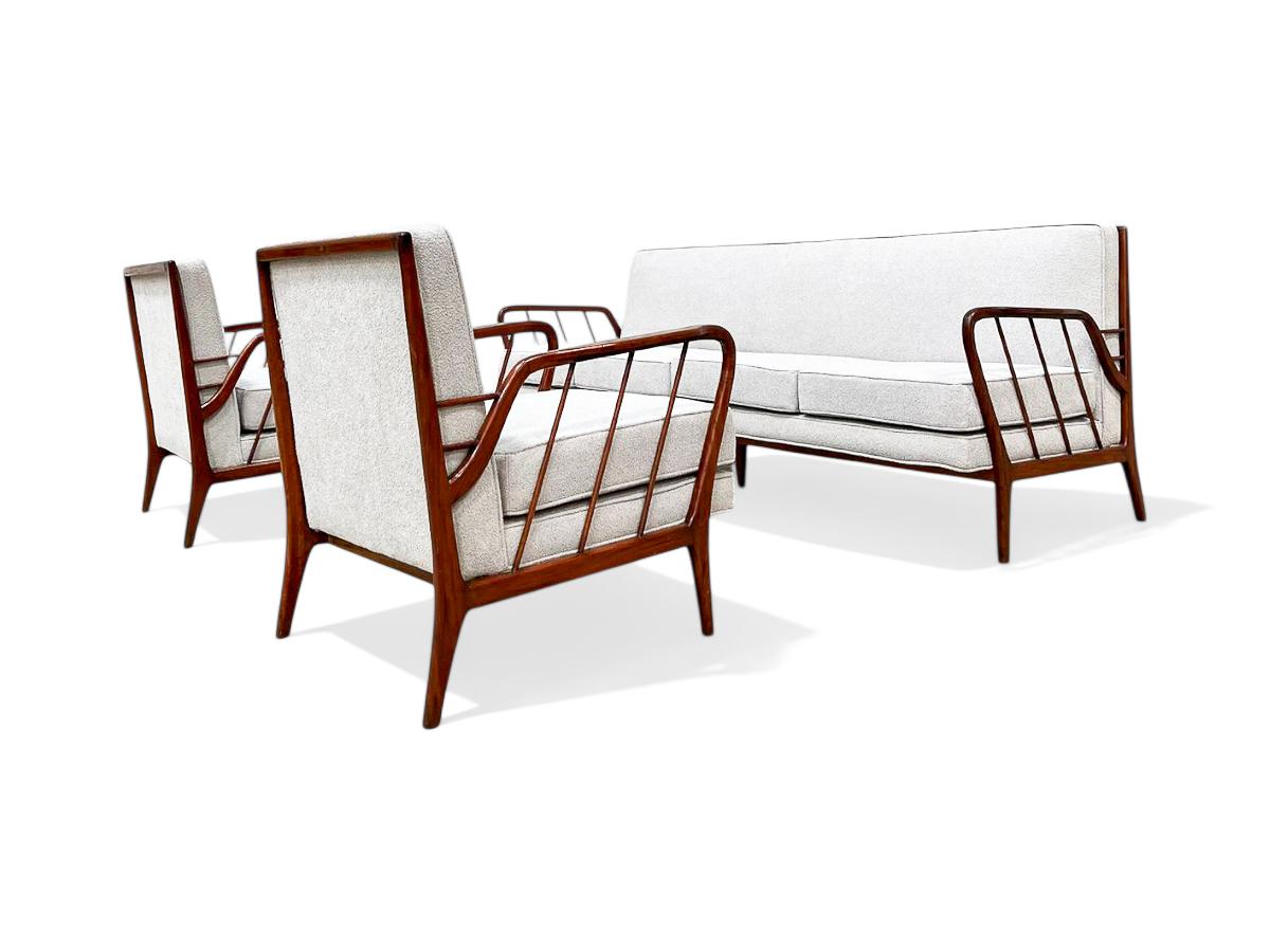 Brazilian Modern Sofa in Hardwood & Boucle, Rino Levi , 1960s, Brazil For Sale 1